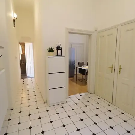Apartman V Historickom Centre * Bratislava